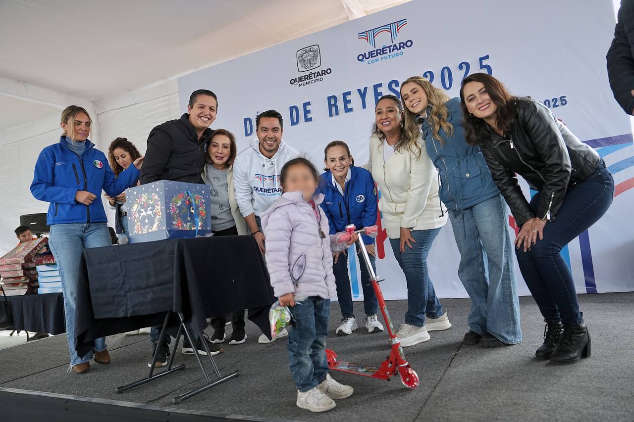 Imagen de Felifer Macías celebra el Día de Reyes con las familias de San Pablo y San Francisquito 11