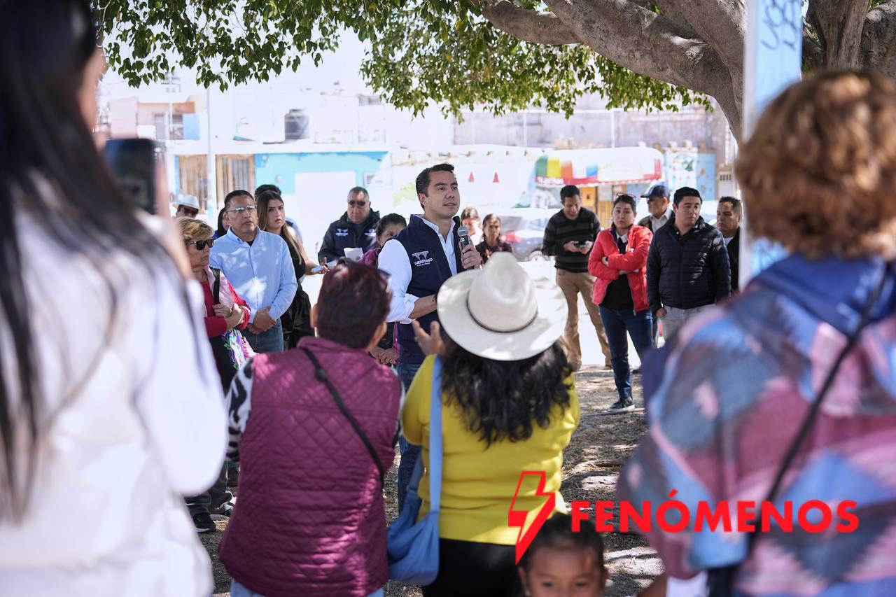 Recorre Felifer Macías la colonia Insurgentes para escuchar y atender las necesidades de los vecinos Recorre Felifer Macías la colonia Insurgentes para escuchar y atender las necesidades de los vecinos
