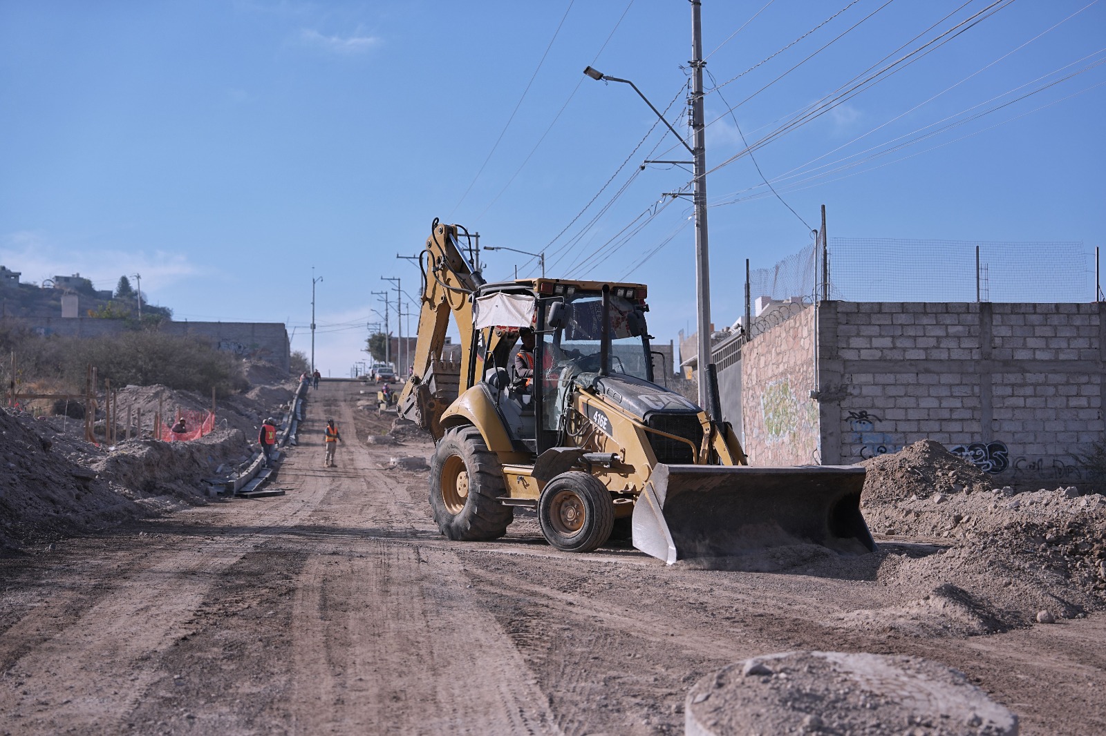 Imagen de Supervisa Felifer Macías 12 urbanizaciones en colonias de la Delegación Epigmenio González 3