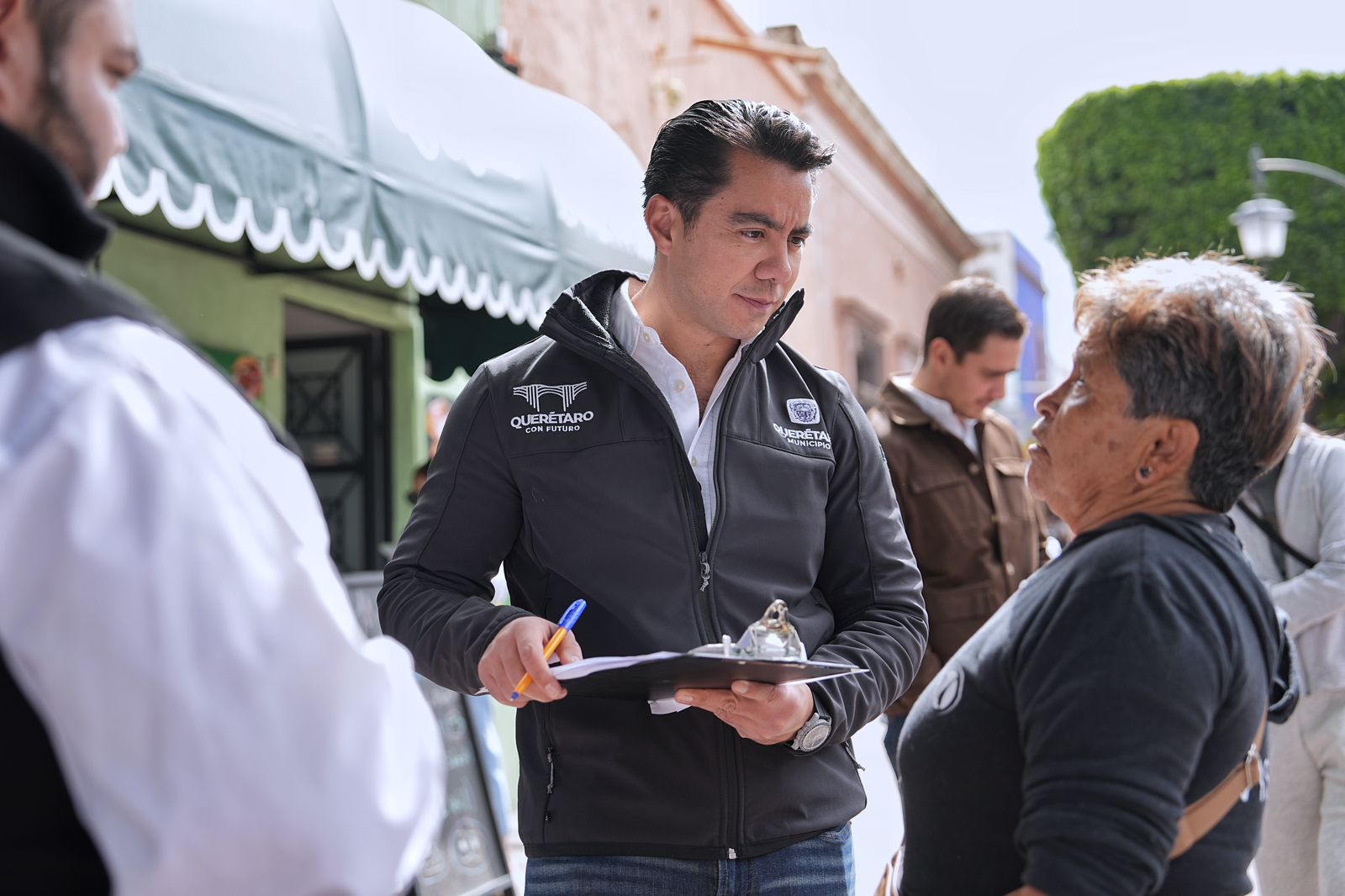 Imagen de Encabeza Felifer Macías mega consulta en el Centro Histórico 5