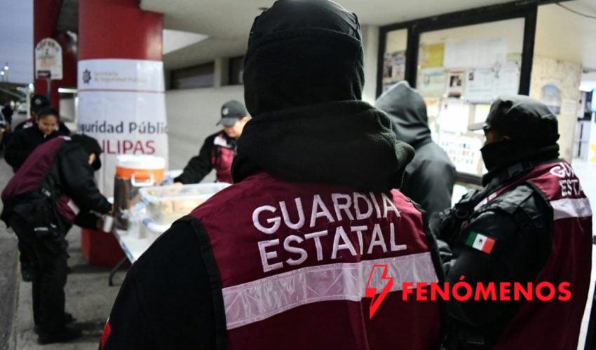 Apoya Guardia Estatal de Género con alimentos y bebidas calientes a viajeros Apoya Guardia Estatal de Género con alimentos y bebidas calientes a viajeros