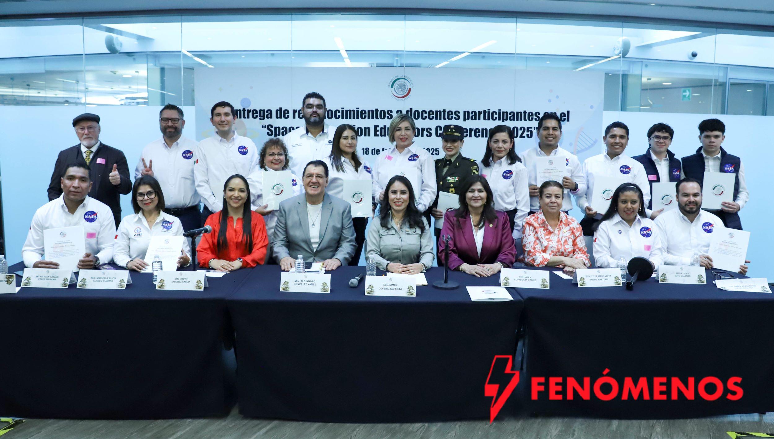 Entregan reconocimientos a docentes que participaron en programa del Space Center Houston de la NASA Entregan reconocimientos a docentes que participaron en programa del Space Center Houston de la NASA