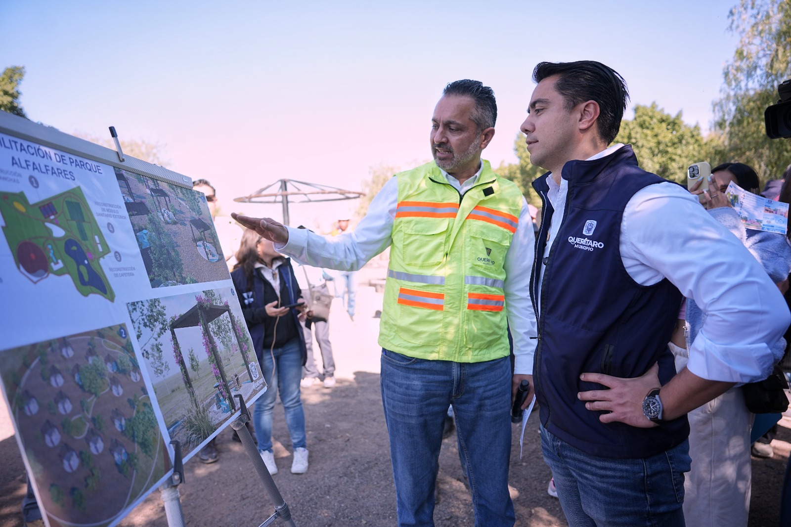 Imagen de Supervisa Felifer Macías rehabilitación del Parque Alfalfares 6