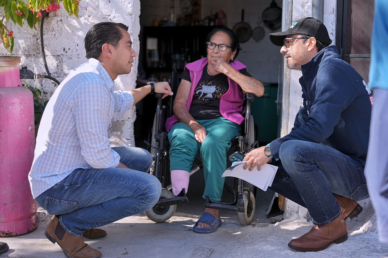 Imagen de Encabeza Felifer Macías mega recorrido ciudadano en la delegación Felipe Carrillo Puerto 9