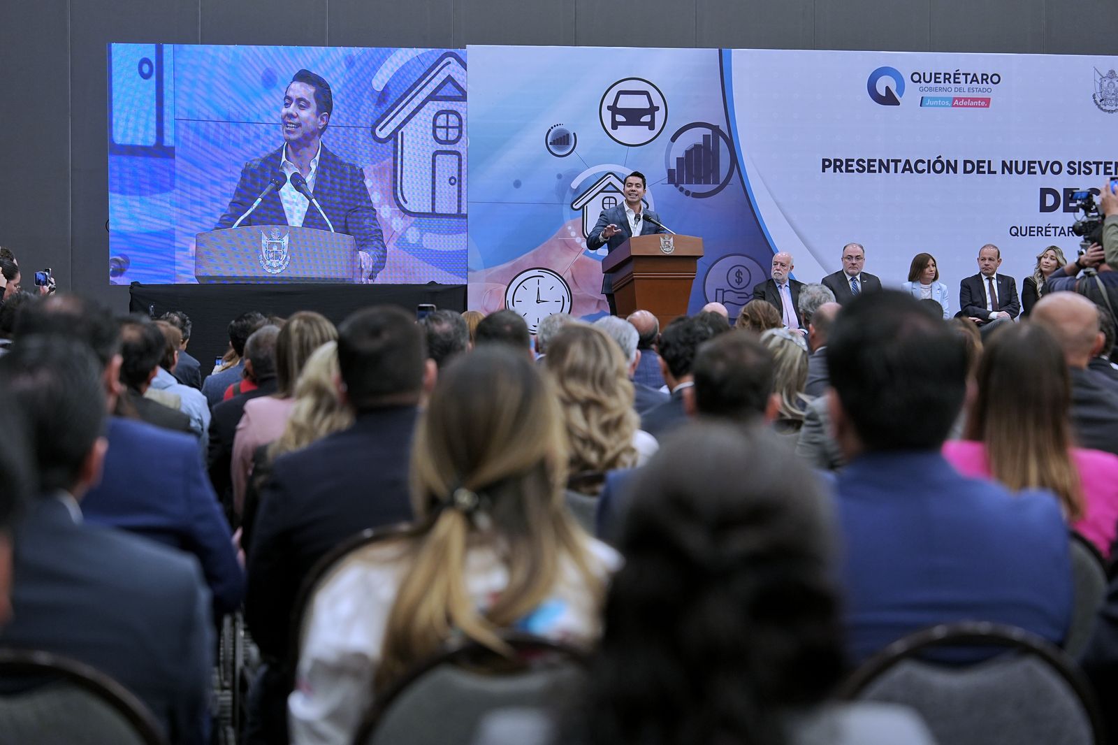 Imagen de Asiste Felifer Macías a la presentación de DE-CLARAQ, plataforma para la transparencia y rendición de cuentas 5