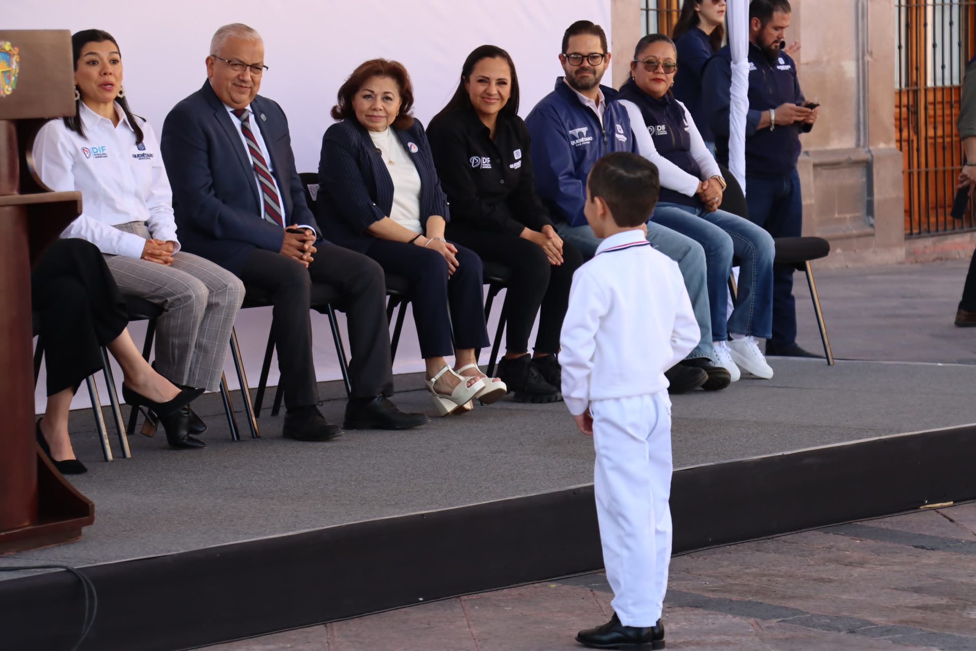 Imagen de Asiste Felifer Macías al evento Protegiendo el Futuro: Unidos por nuestras niñas niños y adolescentes 4
