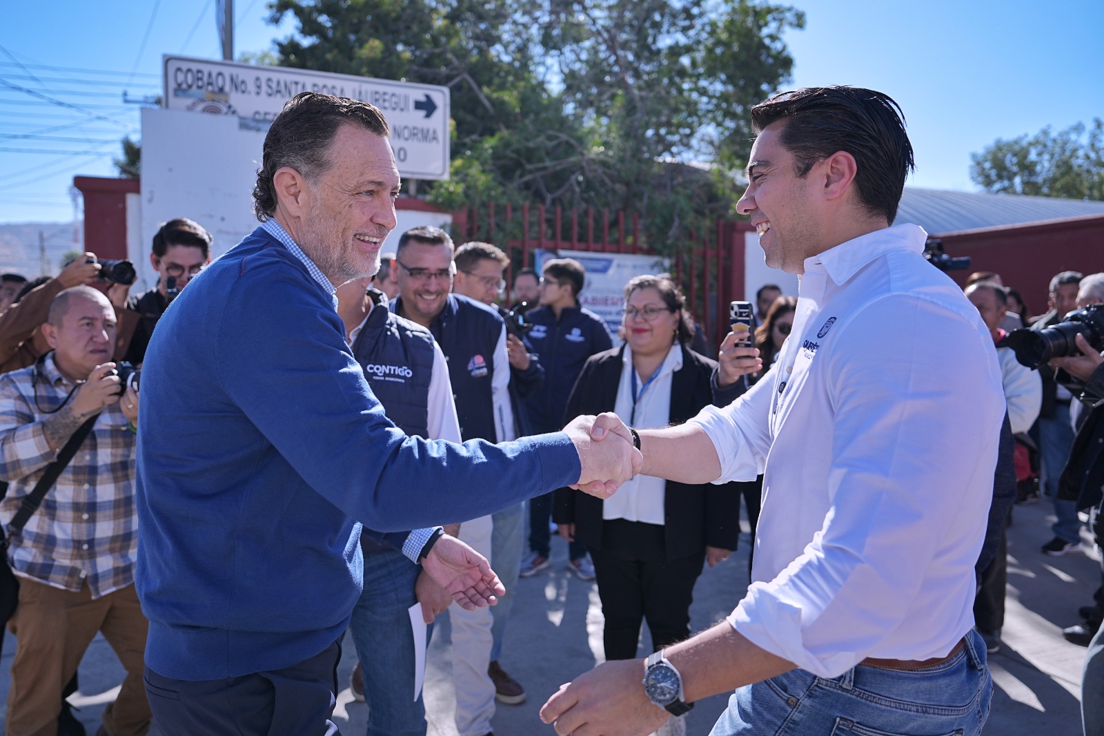 Imagen de Acompaña Felifer Macías al Gobernador en la entrega de transporte escolar 17