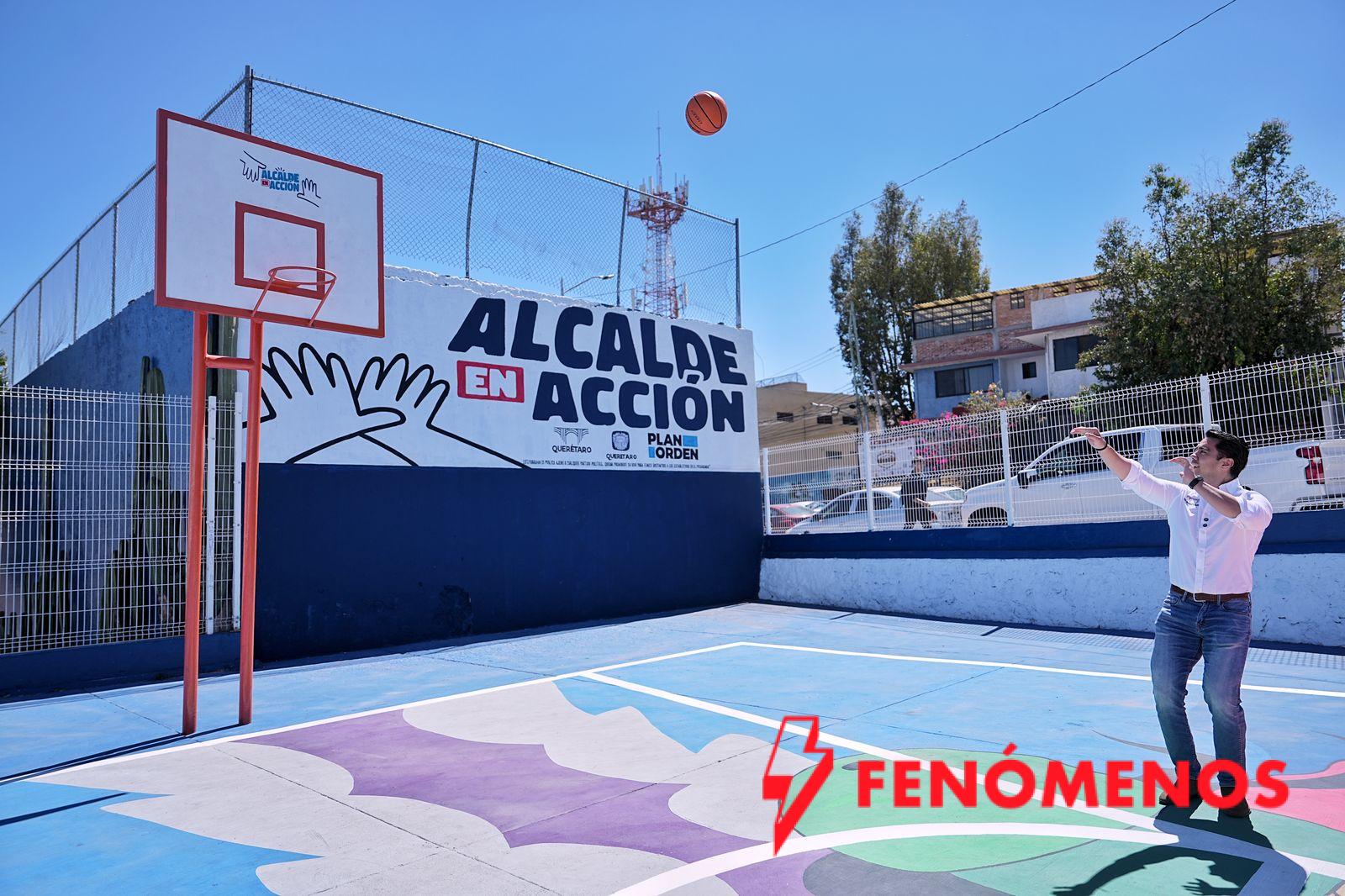 Entrega Felifer Macías resultados de “Alcalde en Acción” en Lomas de Casa Blanca