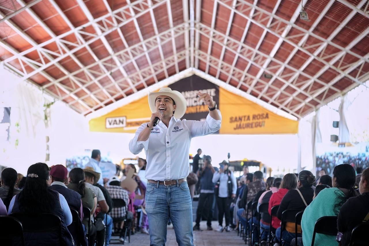 Imagen de Presenta Felifer Transporte Municipal Comunitario en Santa Rosa Jáuregui 25