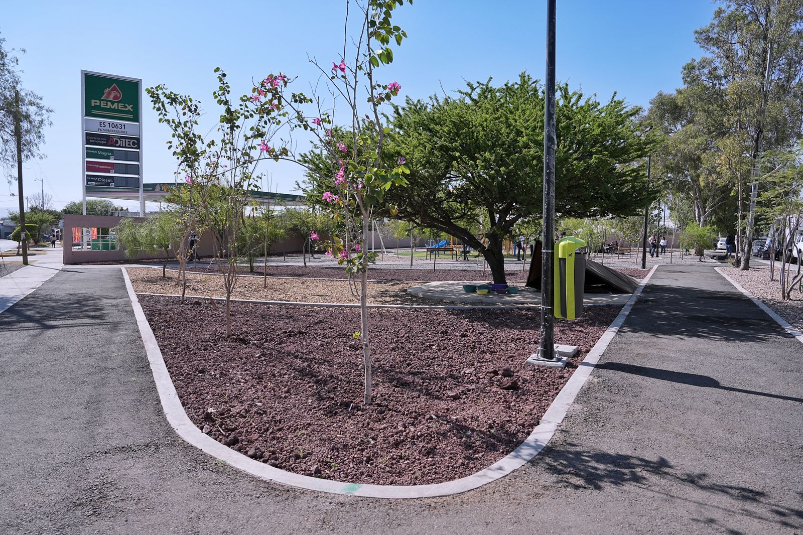 Imagen de Entrega Felifer Macías rehabilitación del Parque La Peña CTM 8