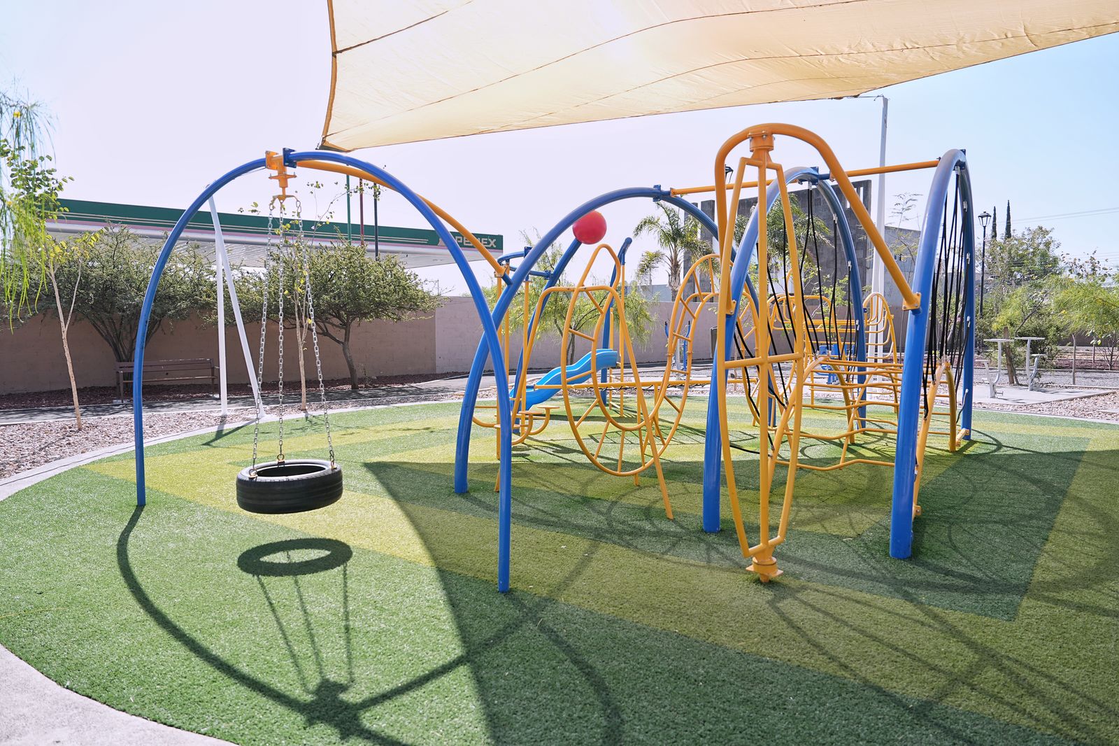 Imagen de Entrega Felifer Macías rehabilitación del Parque La Peña CTM 6