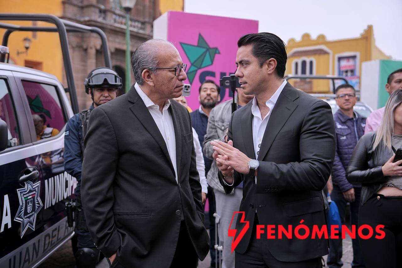 Asiste Felifer Macías a entrega de equipamiento en San Juan del Río