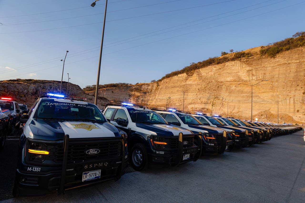 Imagen de Entrega Felifer Macías inversión histórica en unidades para la Secretaría de Seguridad Pública Municipal 15