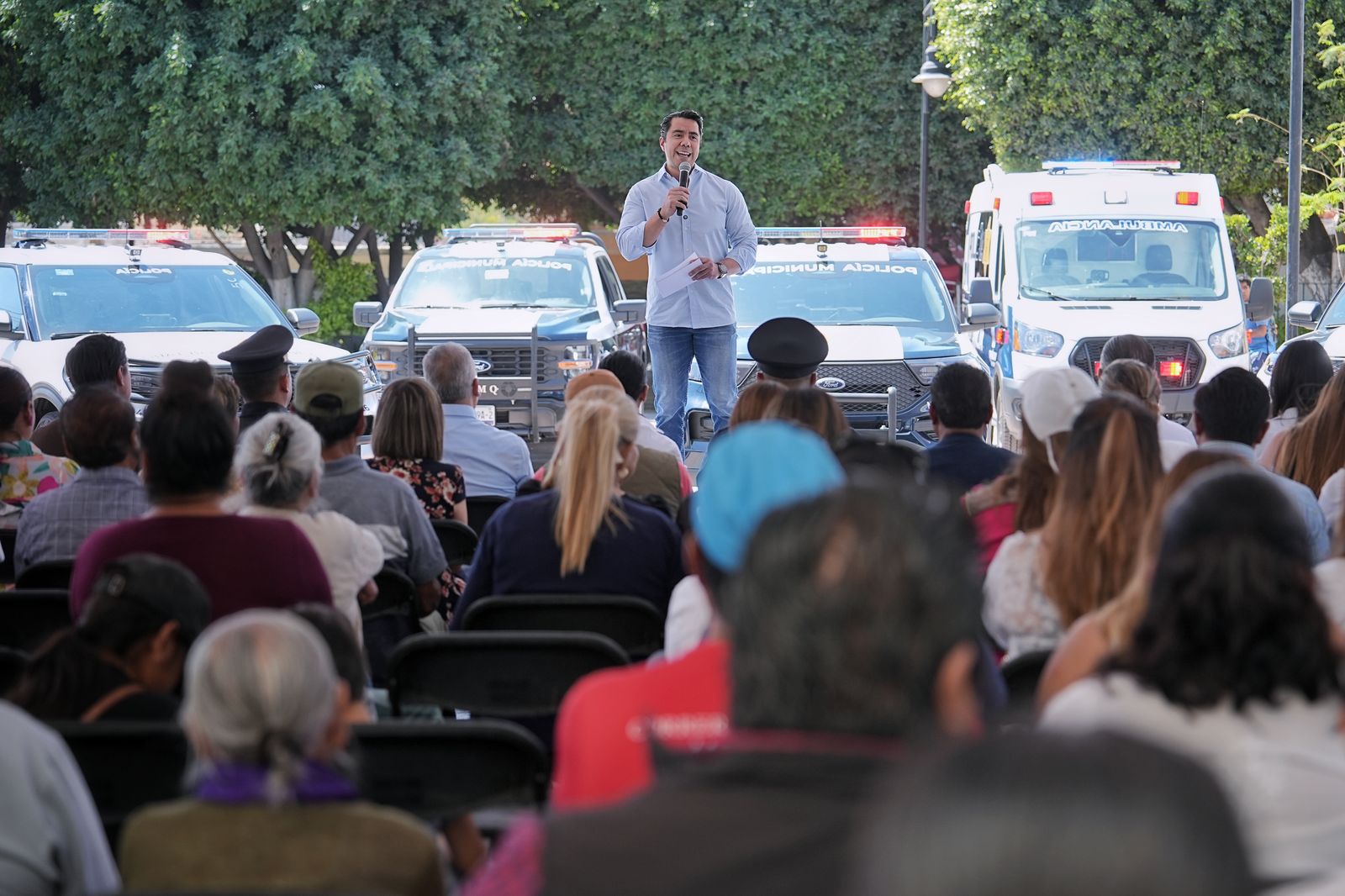Imagen de Presenta Felifer Macías inversión histórica en seguridad a habitantes de Santa María Magdalena 26