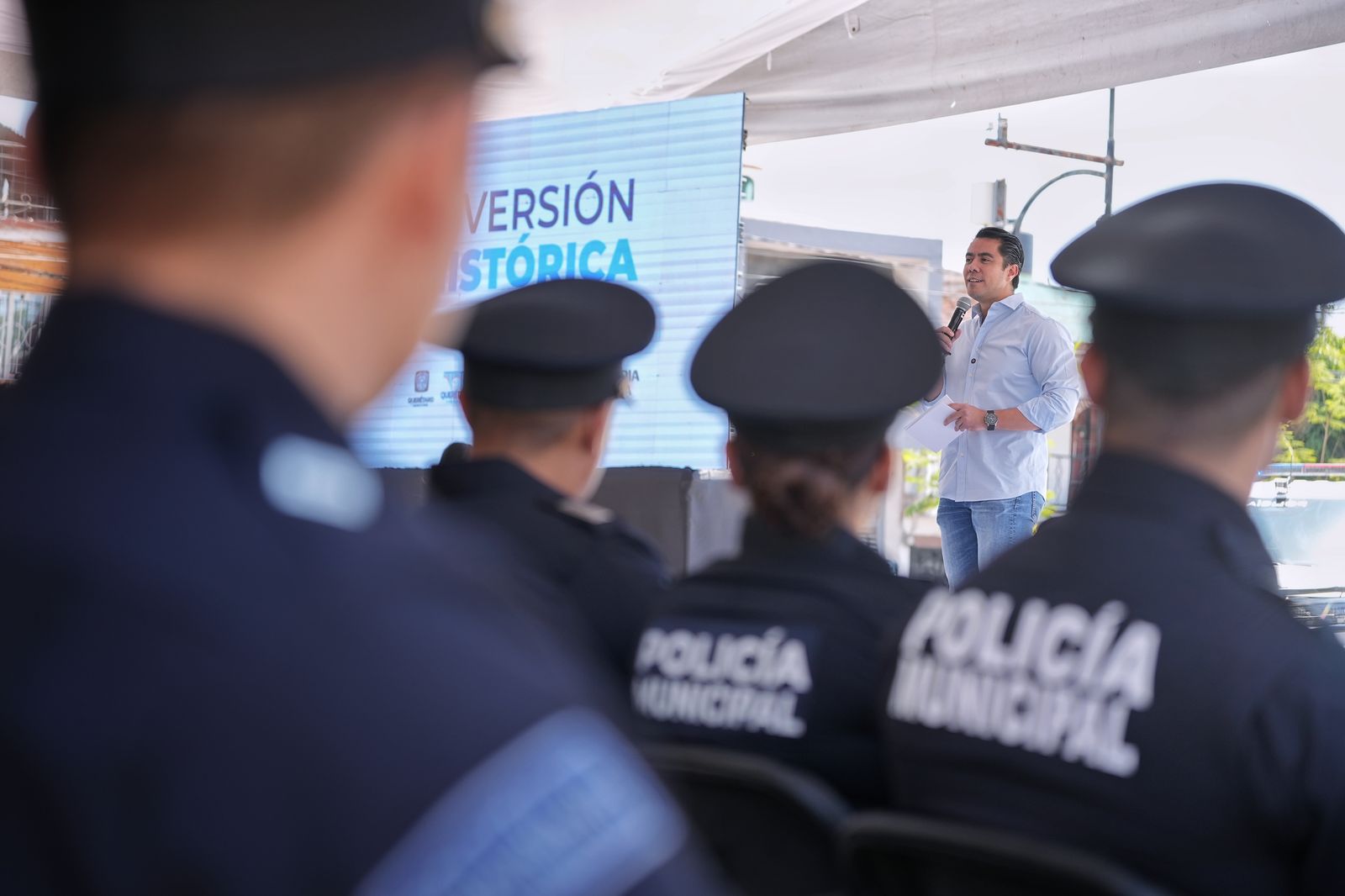 Imagen de Presenta Felifer Macías inversión histórica en seguridad a habitantes de Santa María Magdalena 27