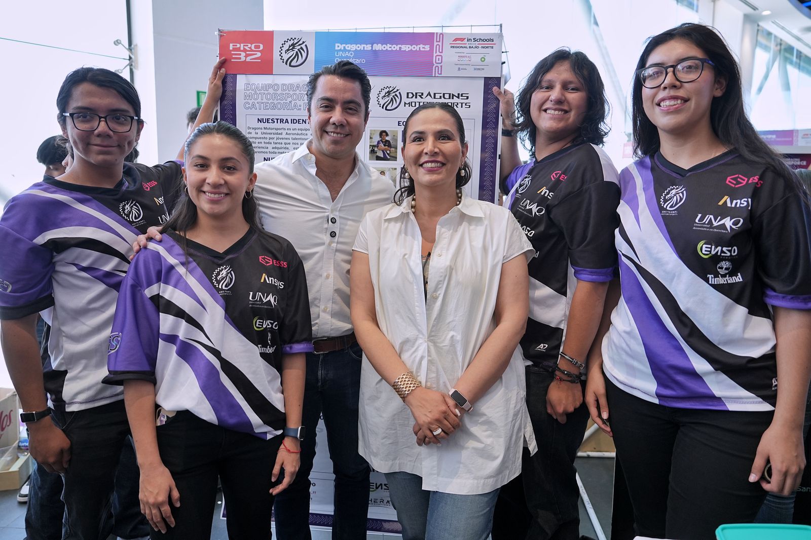 Imagen de Encabeza Felifer Macías inauguración del Desafío Stem F1 In Schools México 8