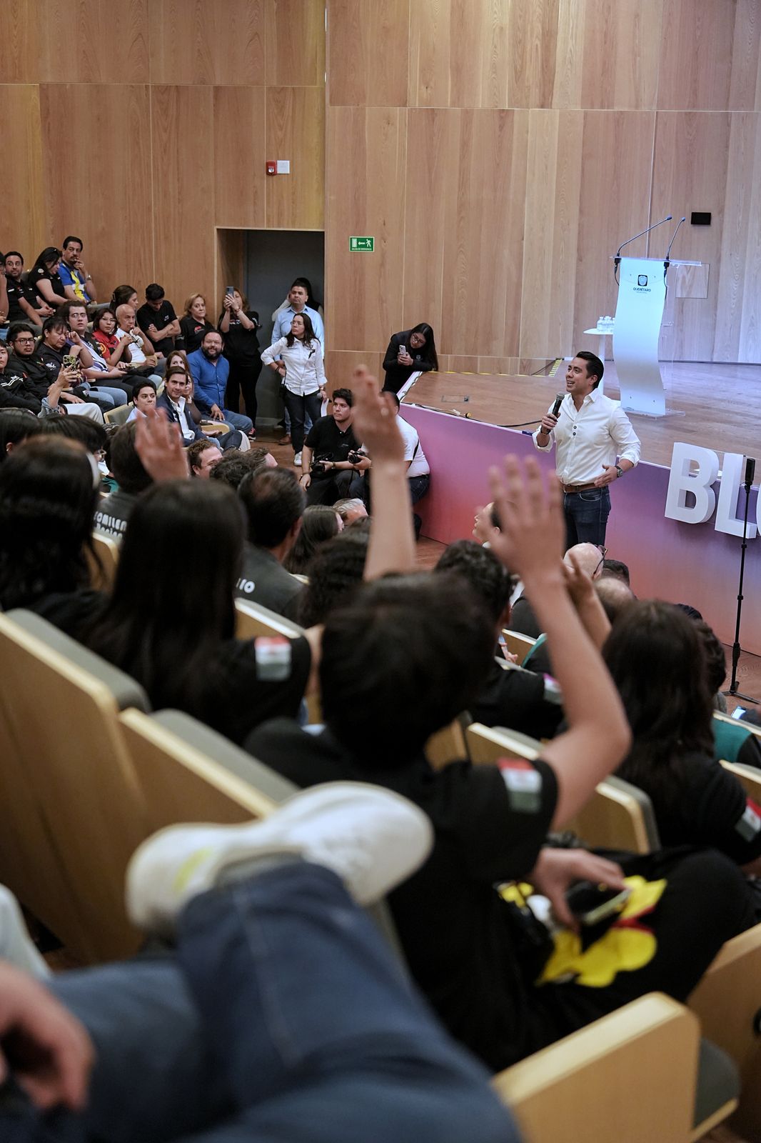 Imagen de Encabeza Felifer Macías inauguración del Desafío Stem F1 In Schools México 10