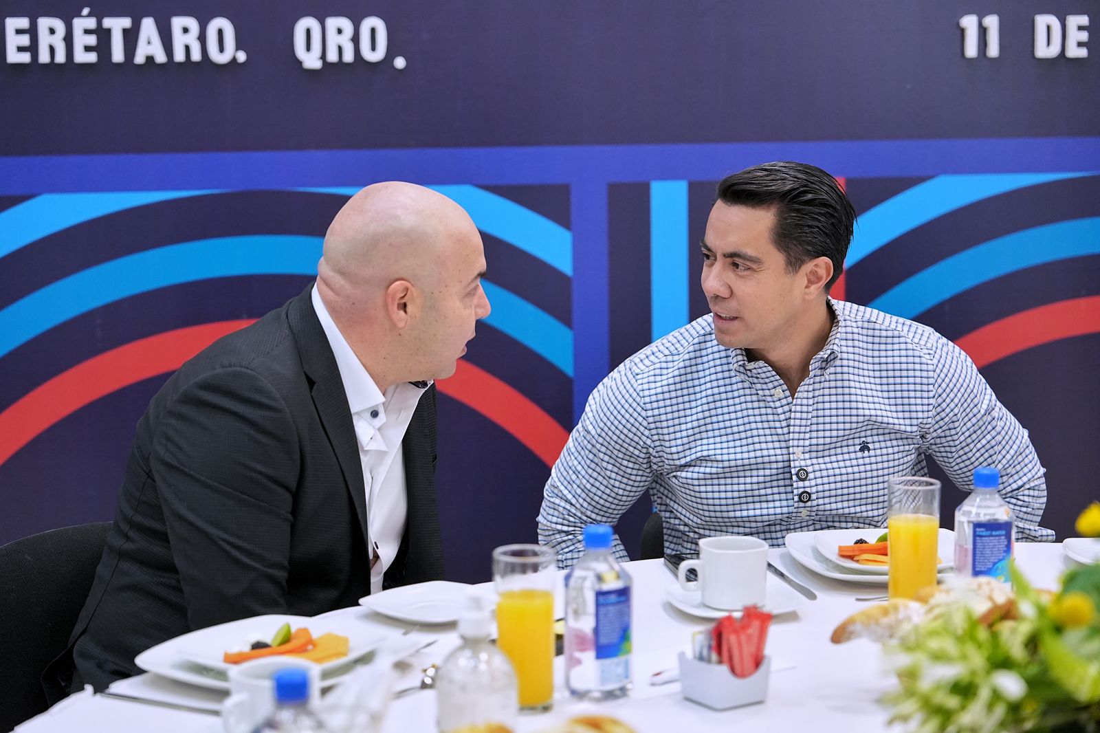 Imagen de Se reúne Felifer Macías con integrantes de la CMIC 7