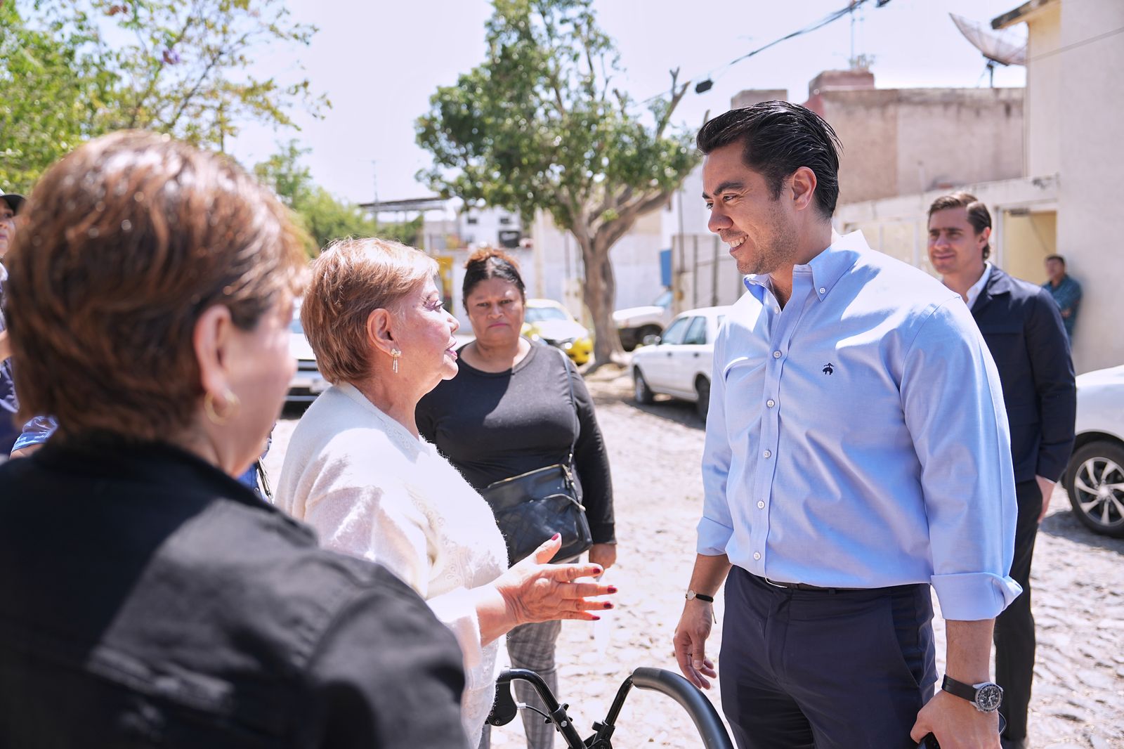 Imagen de Entrega Felifer Macías resultados de Alcalde en Acción en la colonia Cerrito Colorado 4