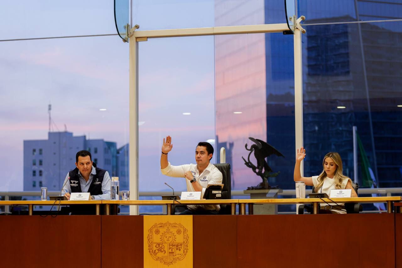 Imagen de Ayuntamiento de Querétaro aprueba reestructuración de dependencias municipales para mejorar la atención ciudadana 4