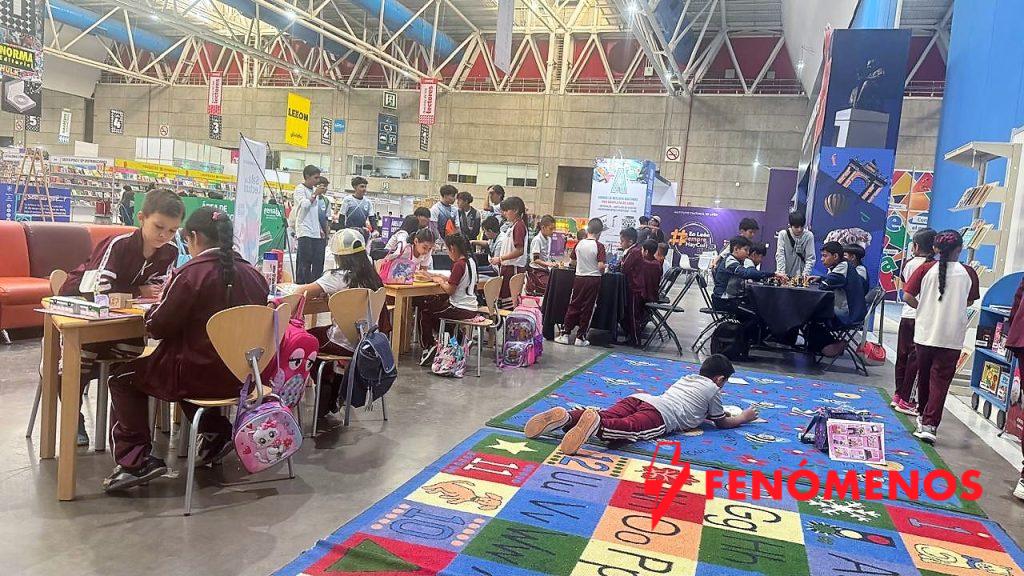 La poesía floreció en la Sala de Lectura de la Secretaría de Cultura durante la FENAL 2025 La poesía floreció en la Sala de Lectura de la Secretaría de Cultura durante la FENAL 2025
