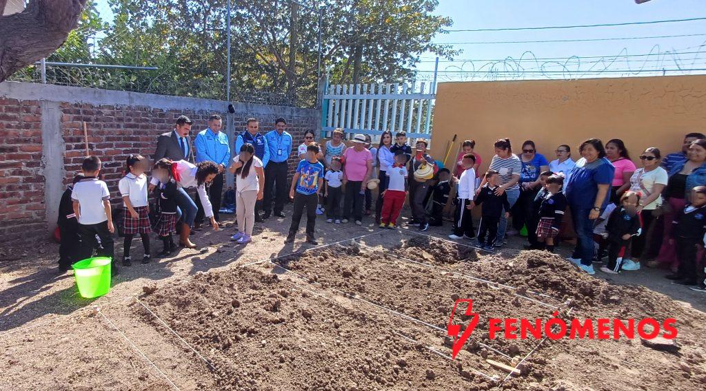 Impulsan huerto escolar ecológico con apoyo del TecNM en Roque Impulsan huerto escolar ecológico con apoyo del TecNM en Roque