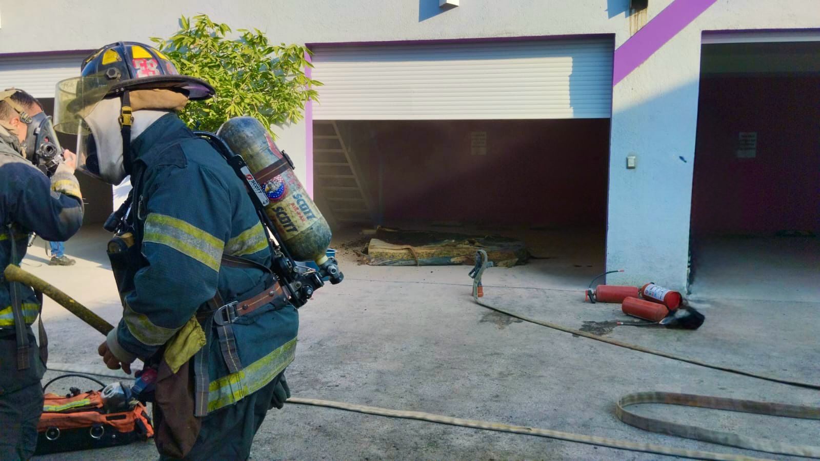 Imagen de Atienden cuerpos de emergencia incendio 19