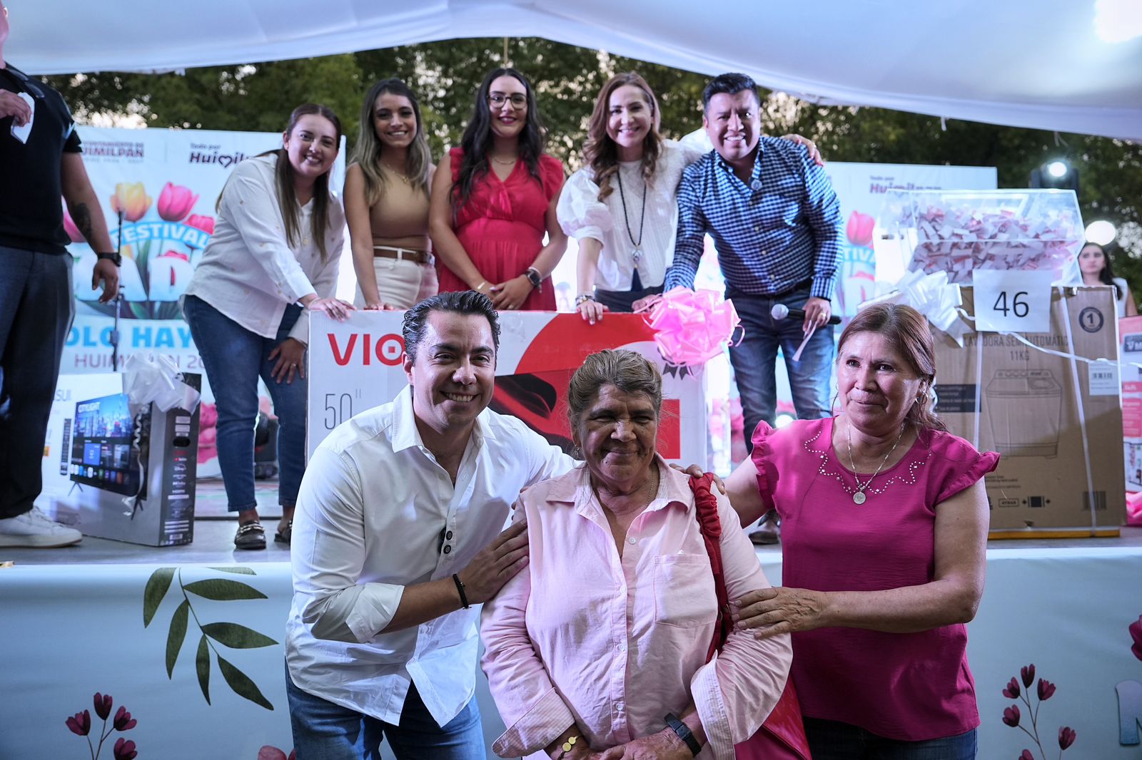 Imagen de Asiste Felifer Macías al festival Madre Solo Hay Una, en Huimilpan 19