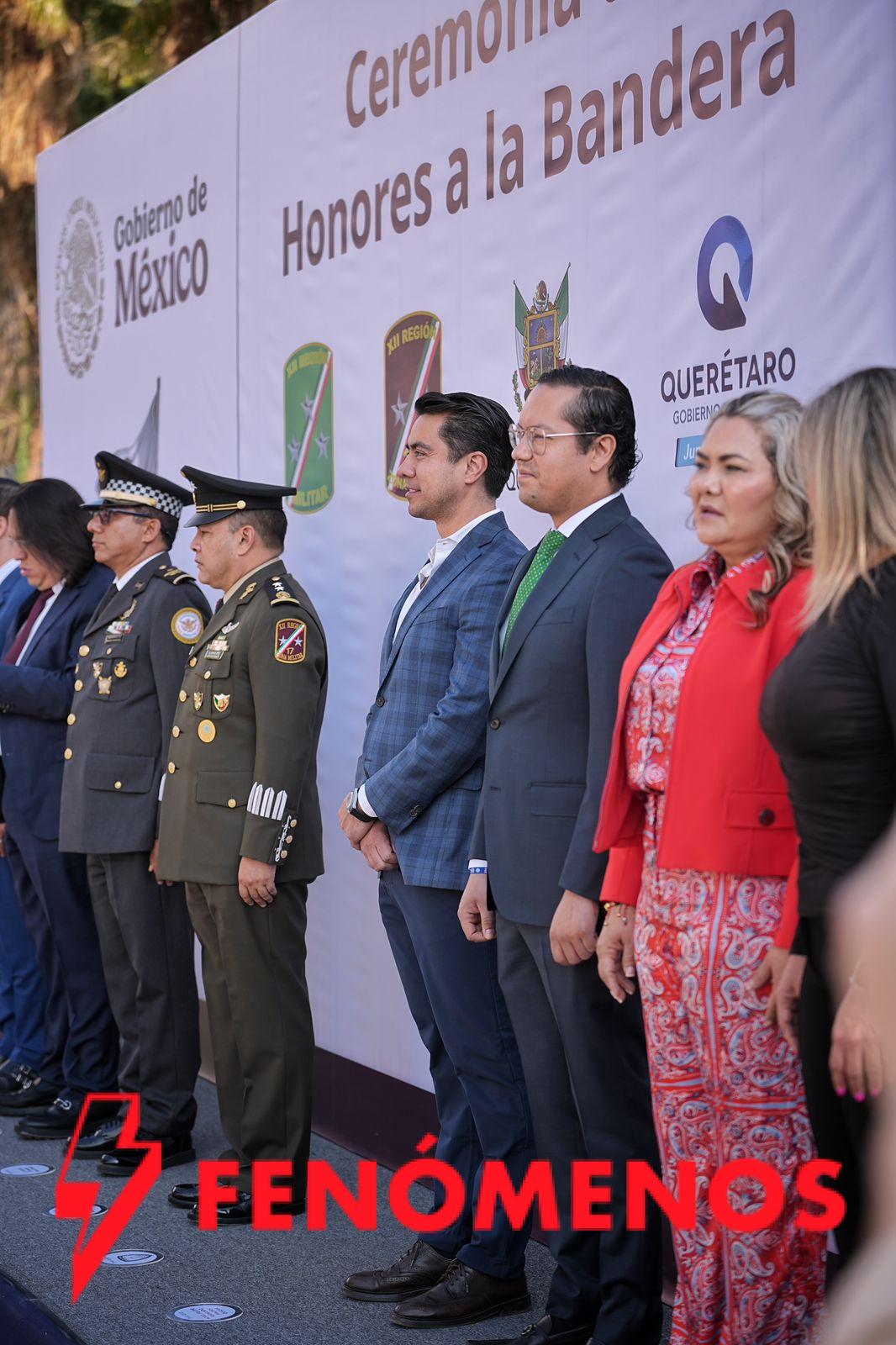 Asiste Felifer Macías a los Honores a la Bandera junto a autoridades estatales y federales Asiste Felifer Macías a los Honores a la Bandera junto a autoridades estatales y federales
