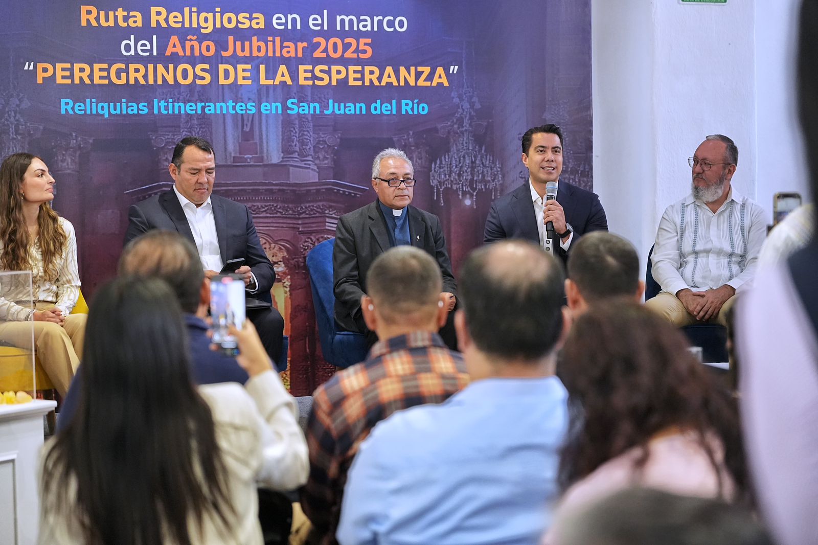 Imagen de Presenta Felifer Macías la Ruta Religiosa Peregrinos de la Esperanza 5