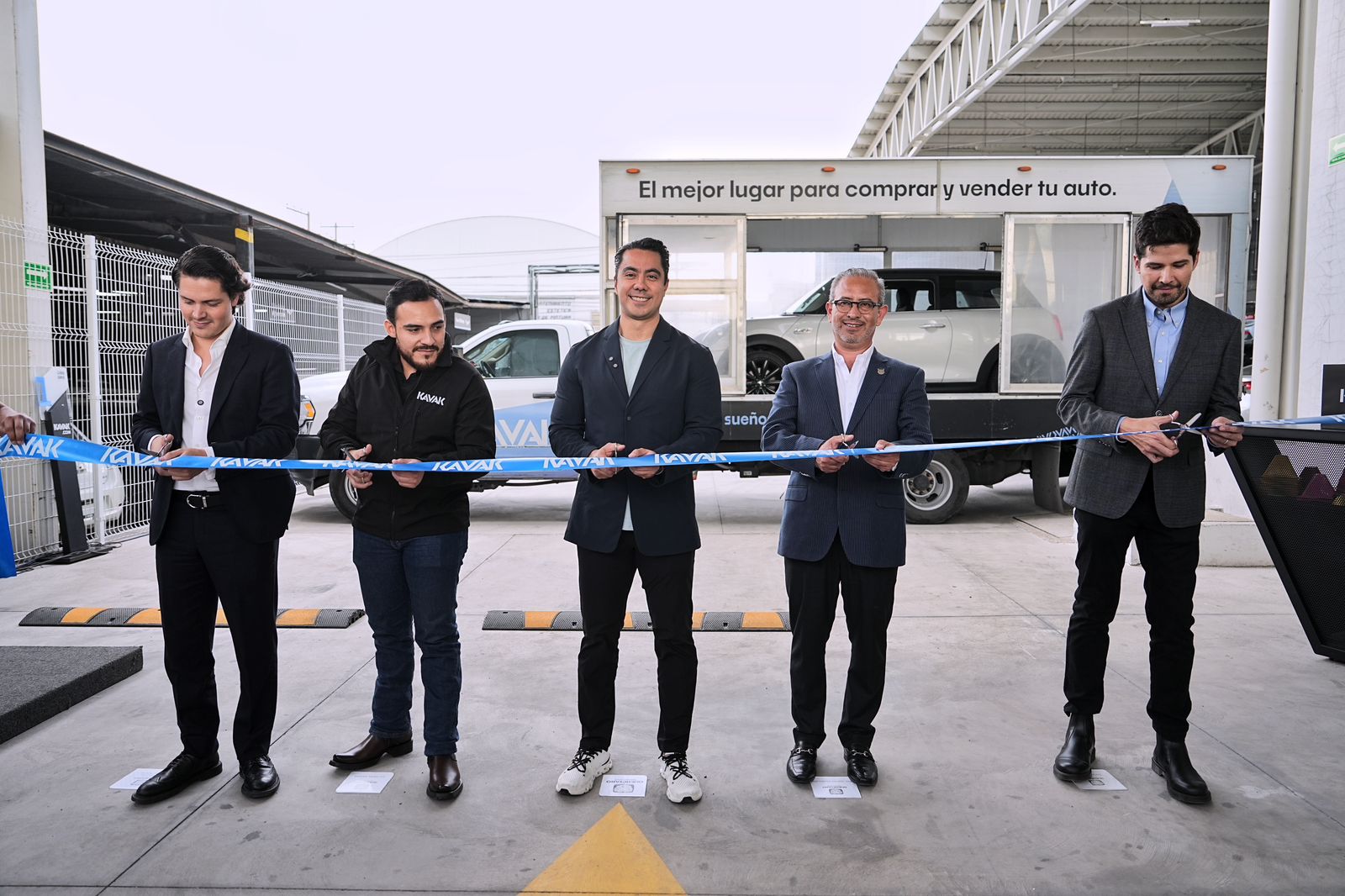 Imagen de Inaugura Felifer Macías el Centro Integral de Operaciones Kavak 17