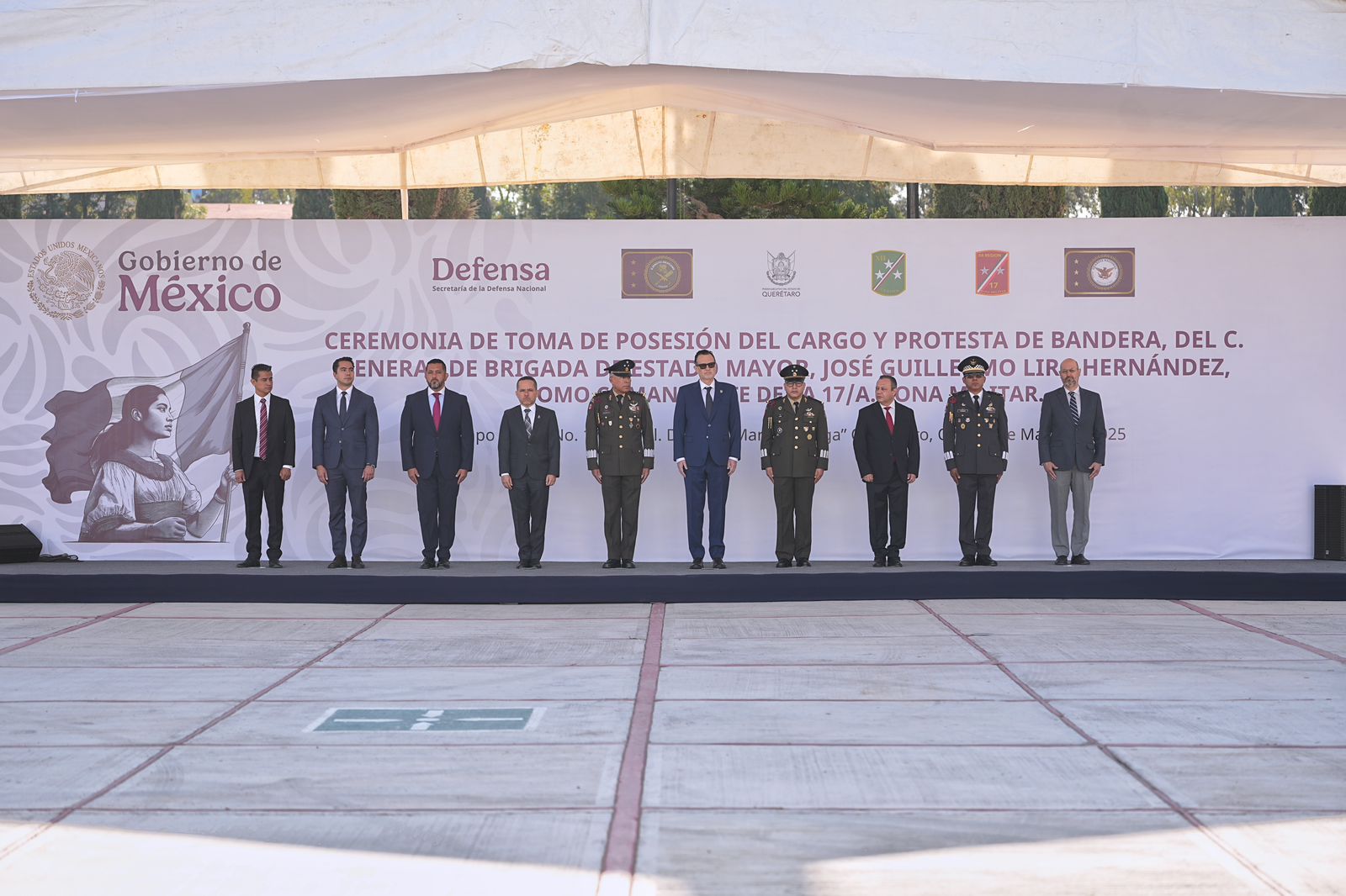 Imagen de Atestigua Felifer Macías toma de protesta del nuevo Comandante de la XVII Zona Militar 4