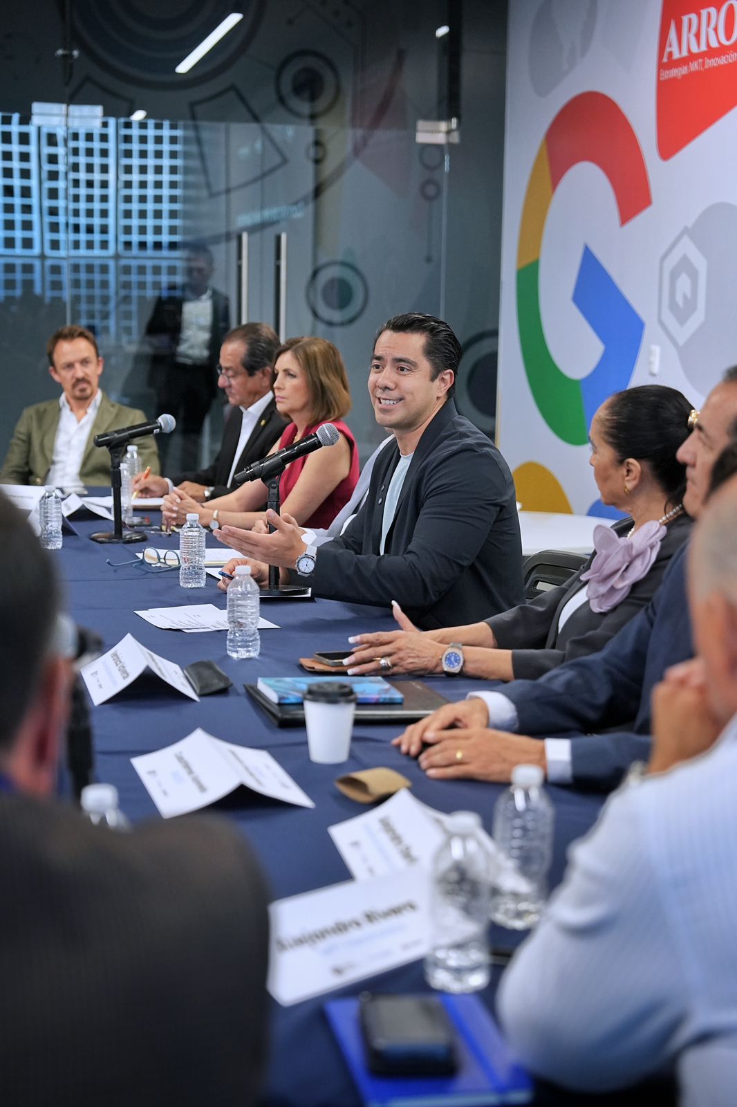 Imagen de Encabeza Felifer Macías la Sesión del Consejo de innovación del Municipio de Querétaro 22