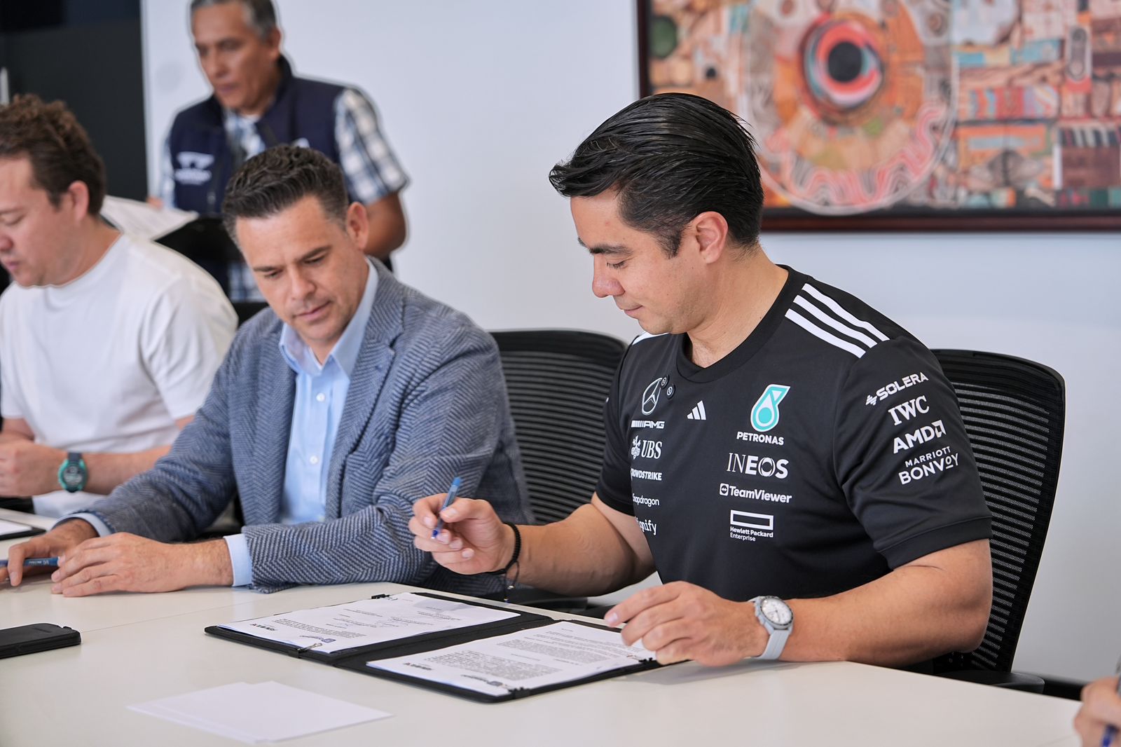 Imagen de Firma Felifer Macías convenio de colaboración con la Federación Nacional de Videojuegos y Deportes Electrónicos A. C. 14