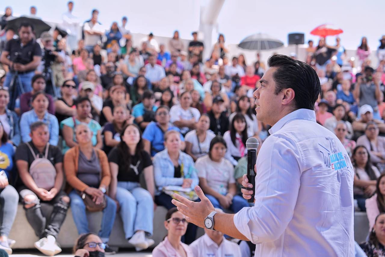 Imagen de Arranca Felifer Macías el programa social más ambicioso de la historia: El Extra 16