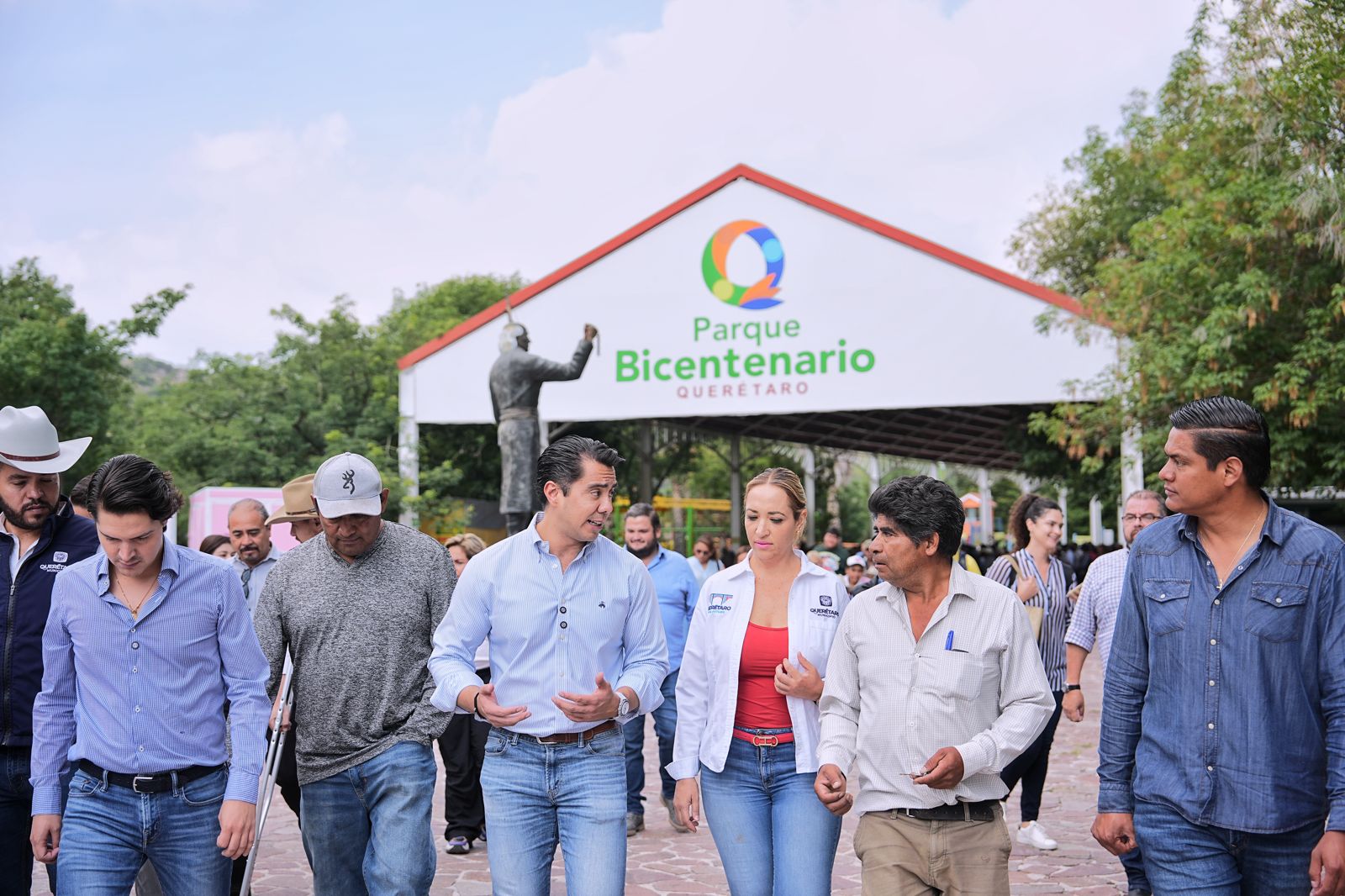 Imagen de Encabeza Felifer Macías entrega de semillas a productores de Santa Rosa Jáuregui y Felipe Carrillo Puerto 11
