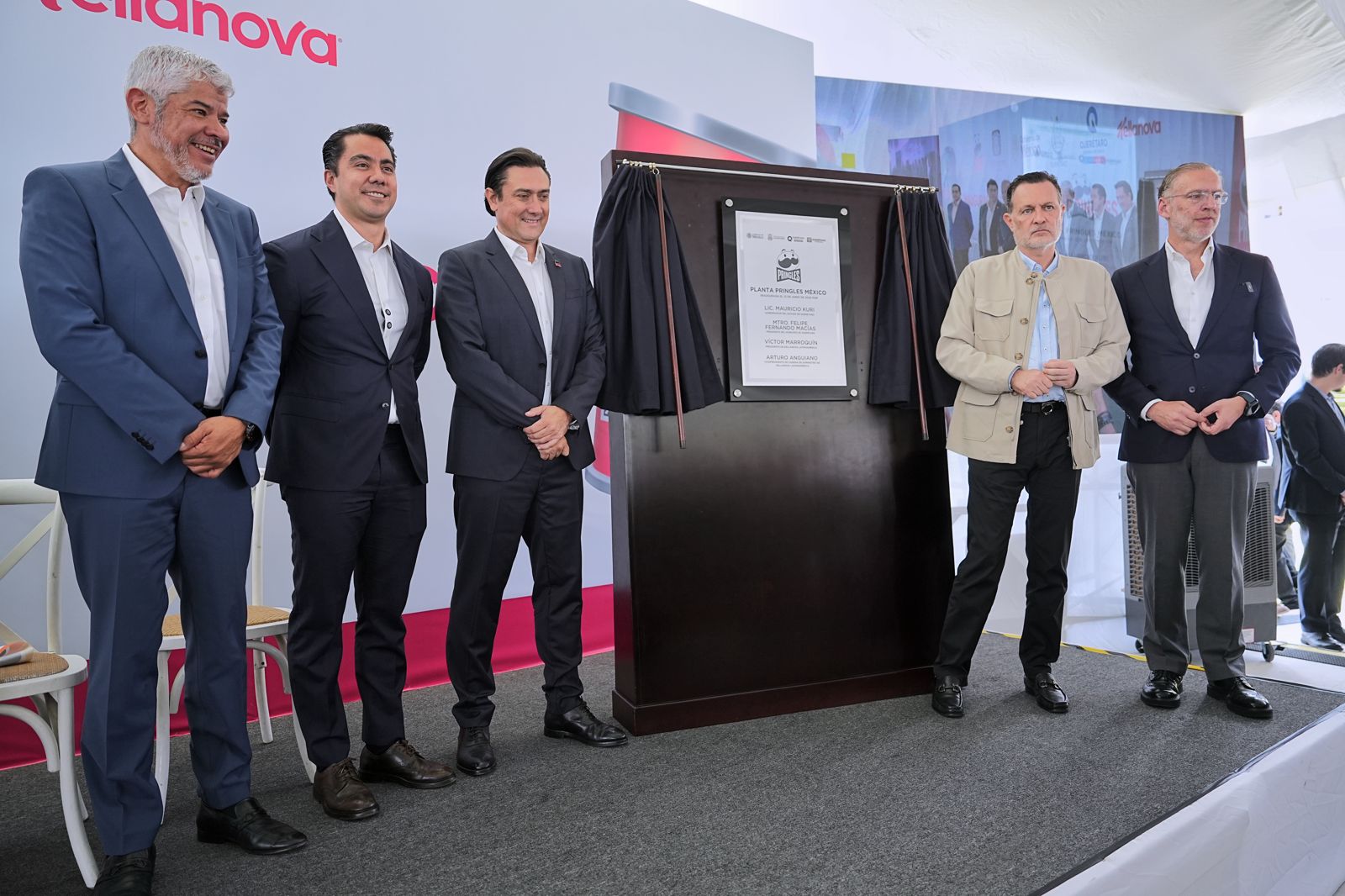 Imagen de Inauguran Mauricio Kuri y Felifer Macías nueva planta Pringles 9