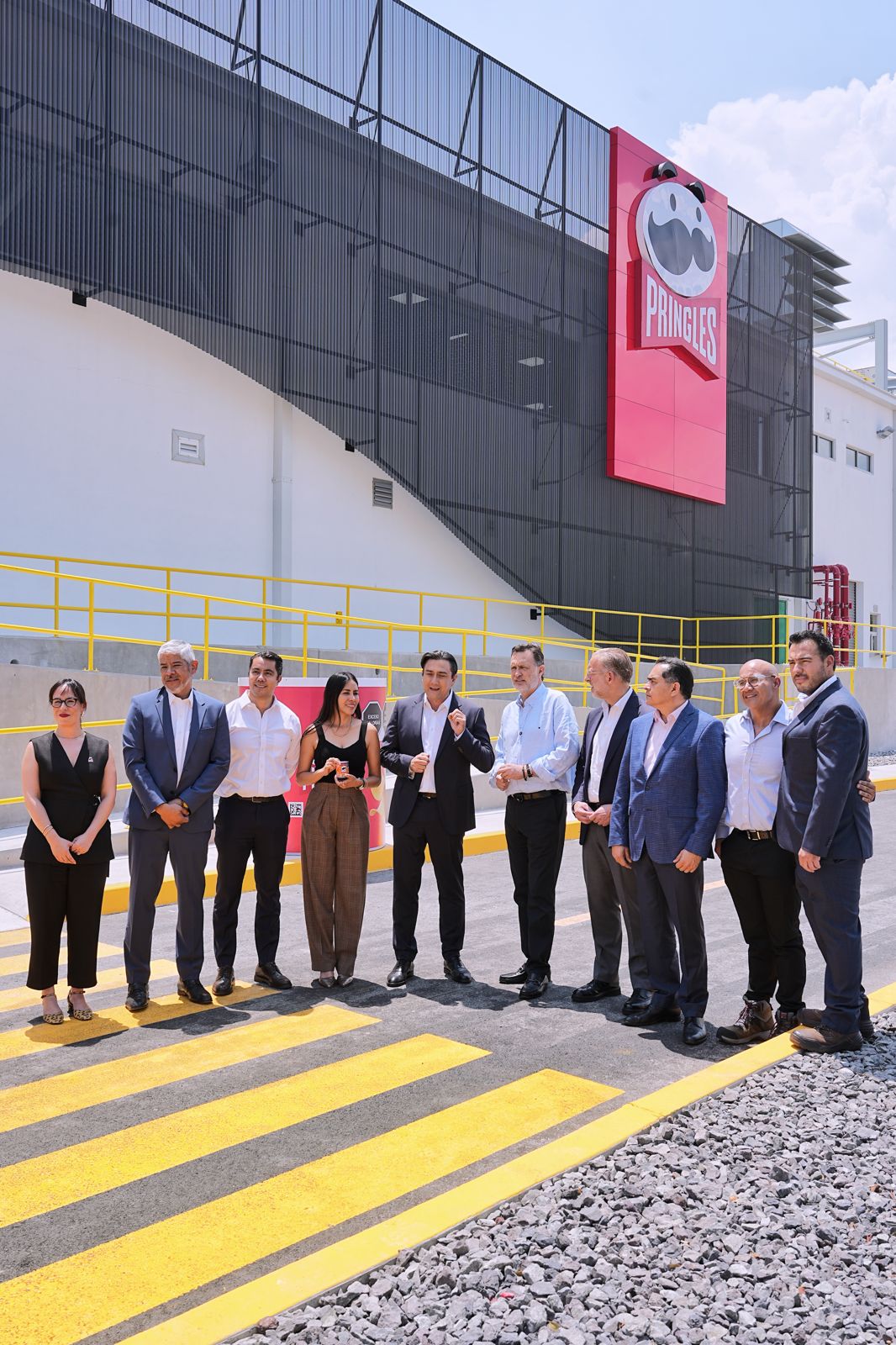 Imagen de Inauguran Mauricio Kuri y Felifer Macías nueva planta Pringles 7