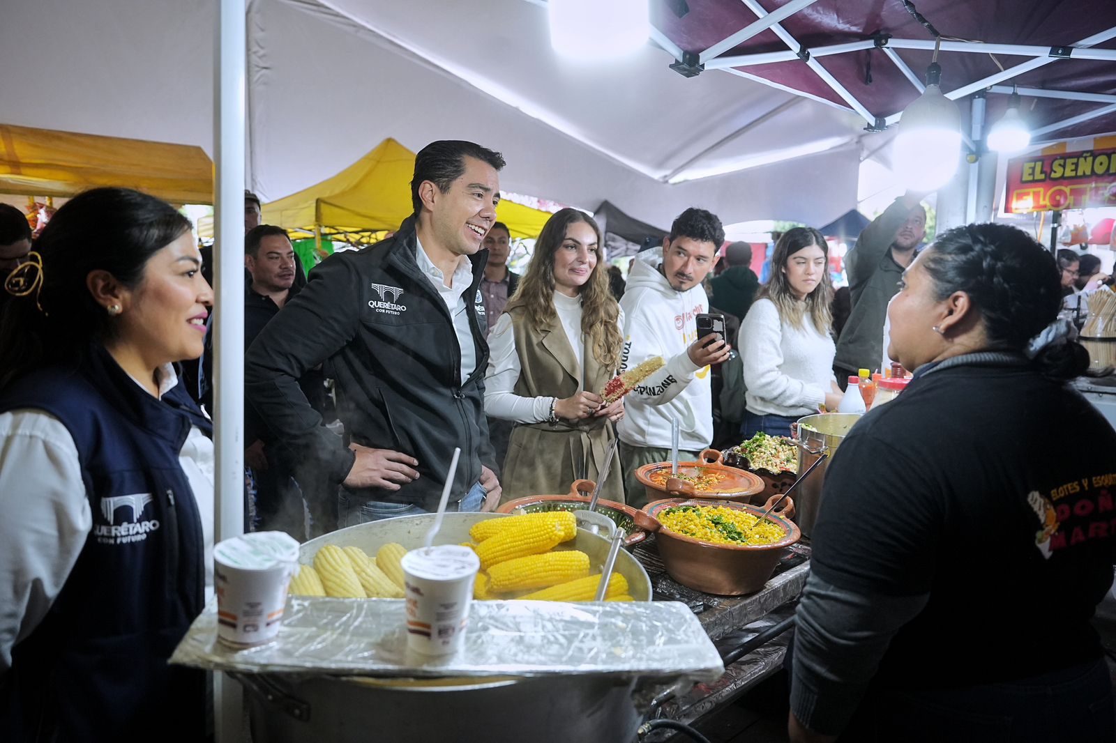 Imagen de Asiste Felifer Macías al Festival del Elote y el Esquite 14