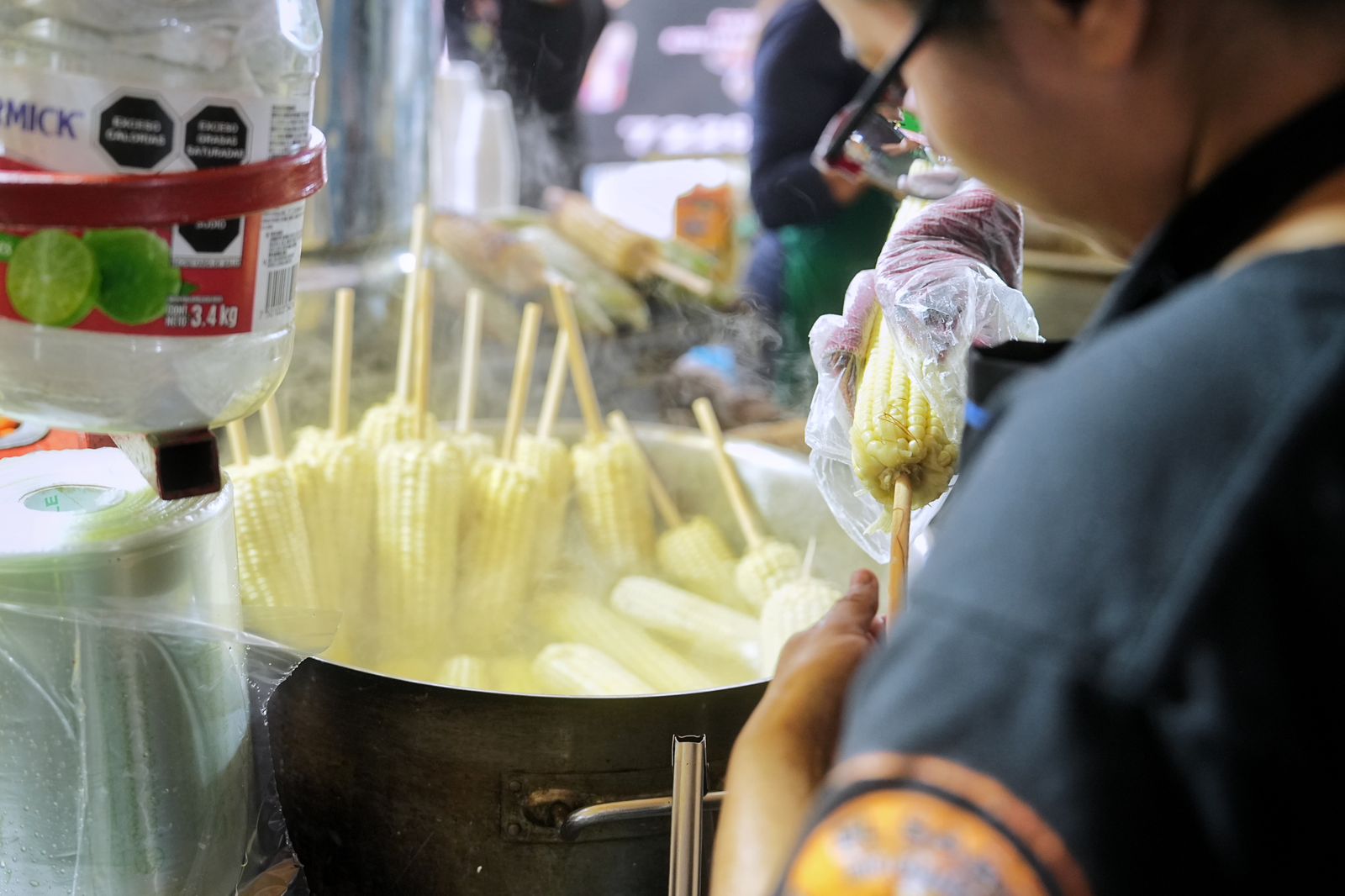 Imagen de Asiste Felifer Macías al Festival del Elote y el Esquite 16