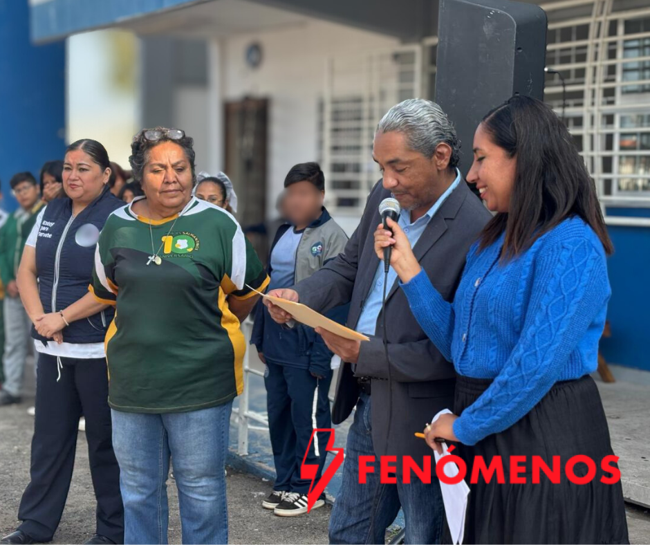 SSG entrega certificación como Promotora de la Salud a la escuela primaria Héroes Salmantinos. SSG entrega certificación como Promotora de la Salud a la escuela primaria Héroes Salmantinos.