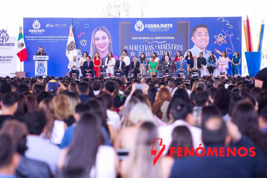 Reconoce Gobernadora el esfuerzo y vocación de maestras y maestros Reconoce Gobernadora el esfuerzo y vocación de maestras y maestros