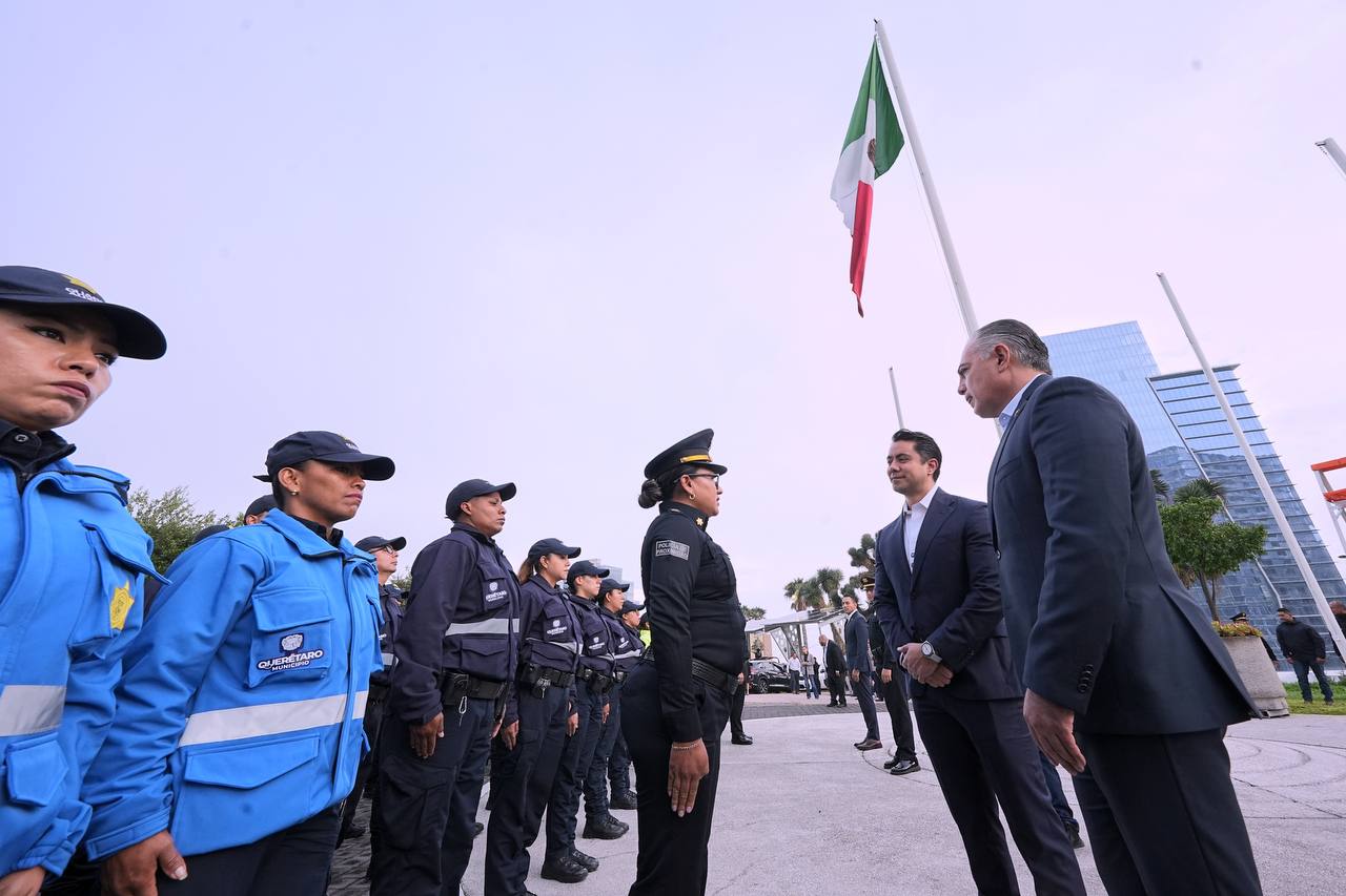 Imagen de Encabeza Felifer Macías el XXVII aniversario de la Secretaría de Seguridad Pública Municipal 7