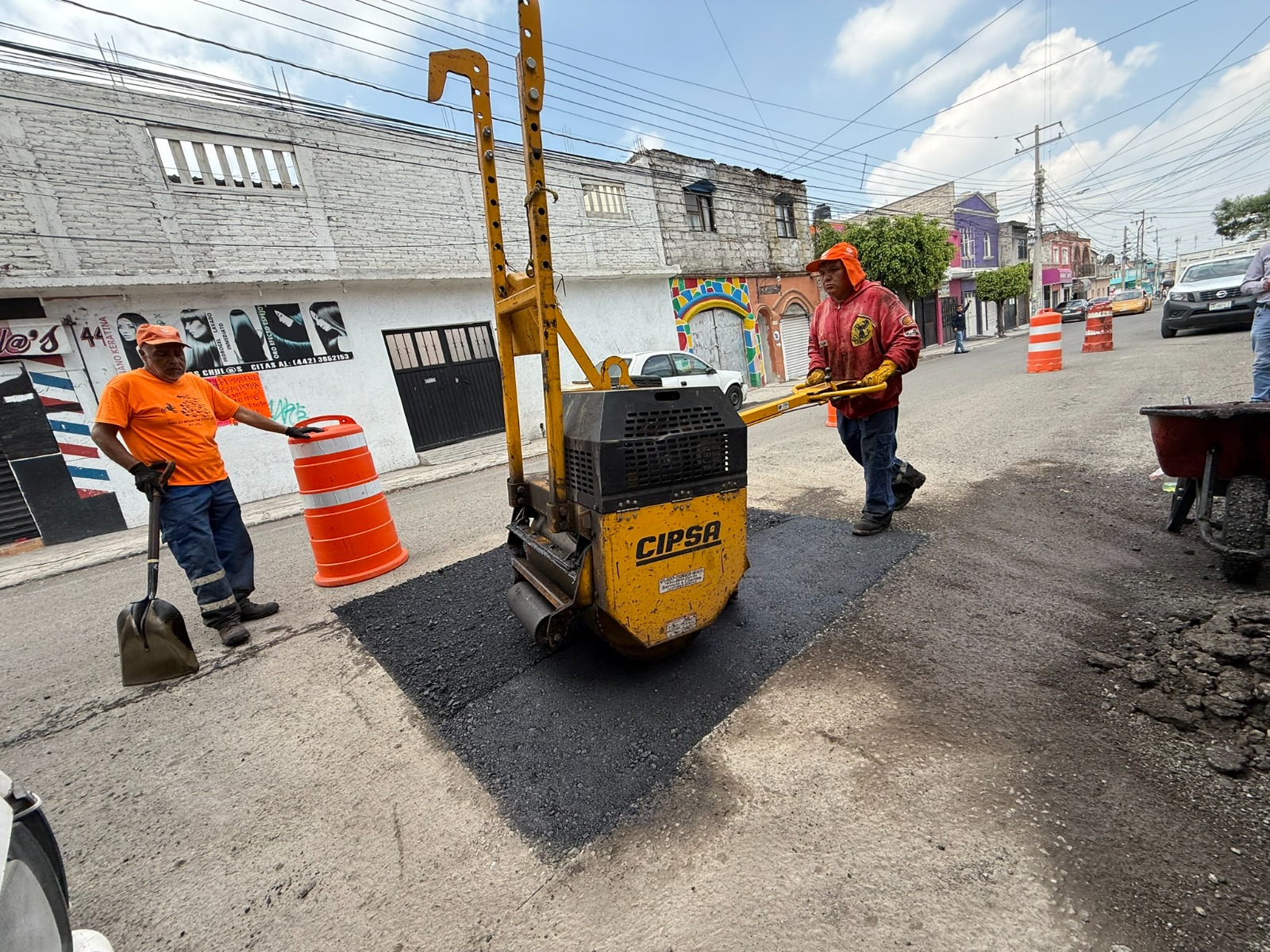 Imagen de Municipio de Querétaro interviene más de 36 mil metros cuadrados de vialidades con trabajos de bacheo 11