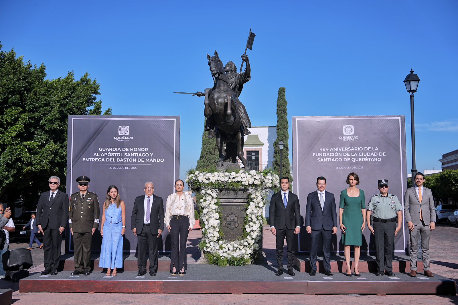 Imagen de Encabeza Felifer Macías Guardia de Honor al Apóstol Santiago en el 494 aniversario de la fundación de Querétaro 11
