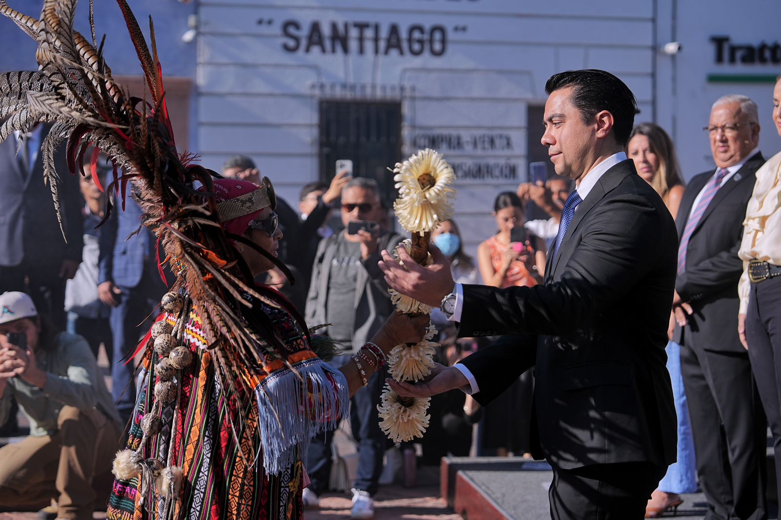 Imagen de Encabeza Felifer Macías Guardia de Honor al Apóstol Santiago en el 494 aniversario de la fundación de Querétaro 14