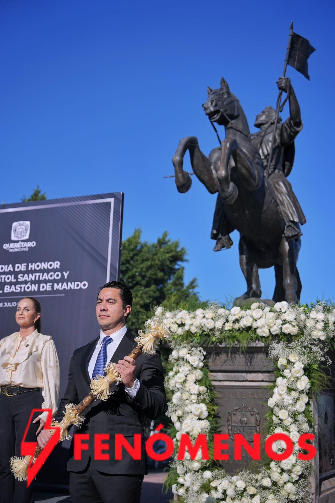 Encabeza Felifer Macías Guardia de Honor al Apóstol Santiago en el 494 aniversario de la fundación de Querétaro