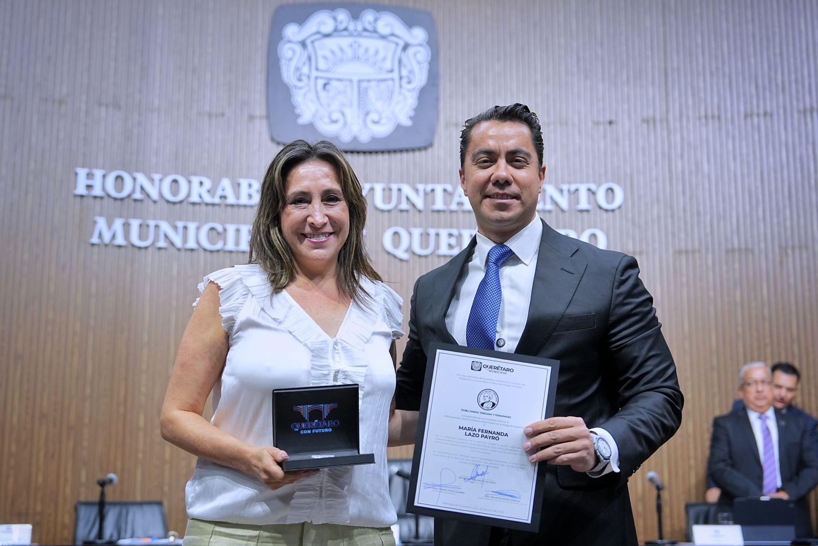 Imagen de Entrega Ayuntamiento de Querétaro preseas y homenaje póstumo a queretanas y queretanos comprometidos con la sociedad 5