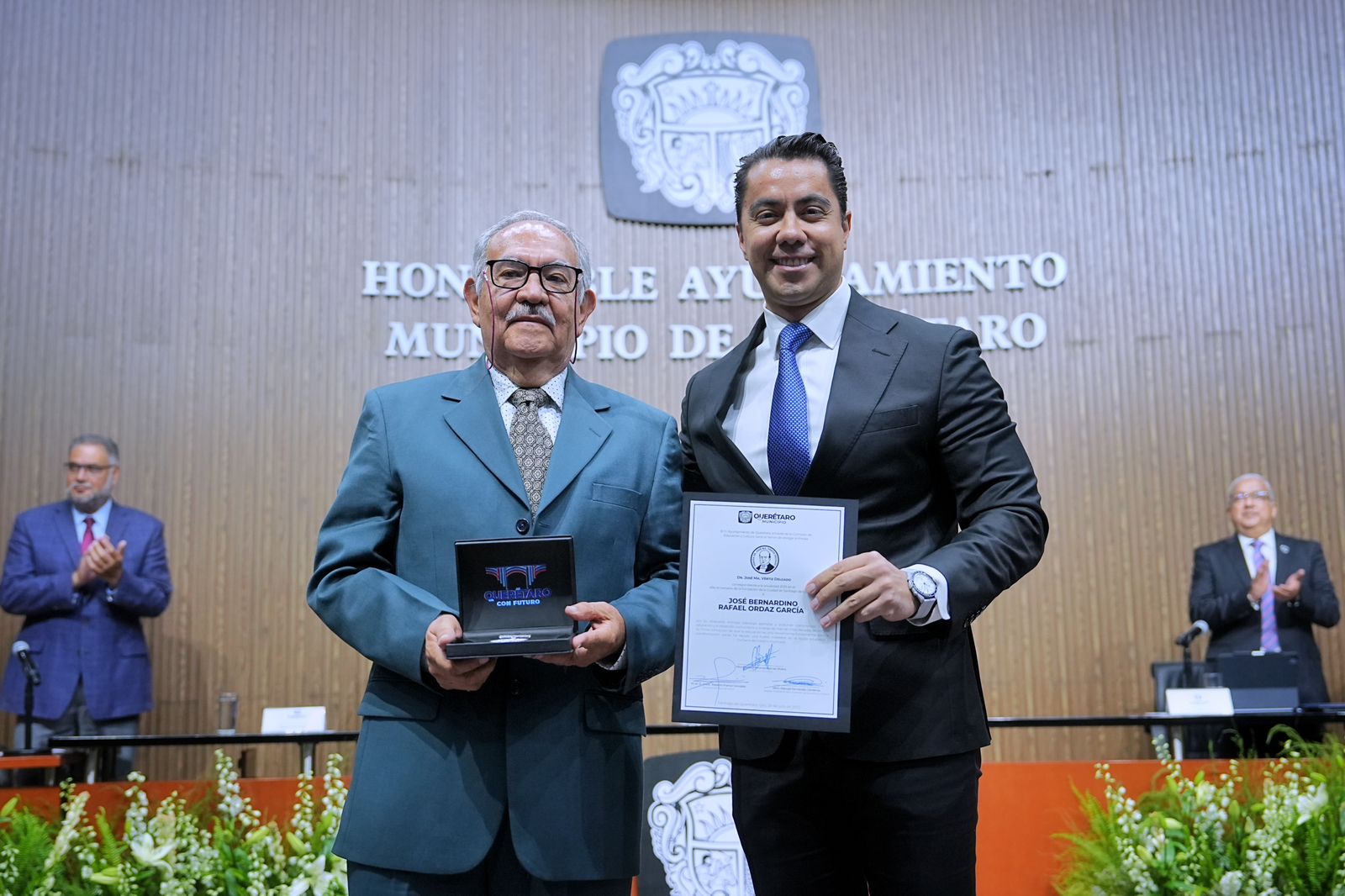 Imagen de Entrega Ayuntamiento de Querétaro preseas y homenaje póstumo a queretanas y queretanos comprometidos con la sociedad 6