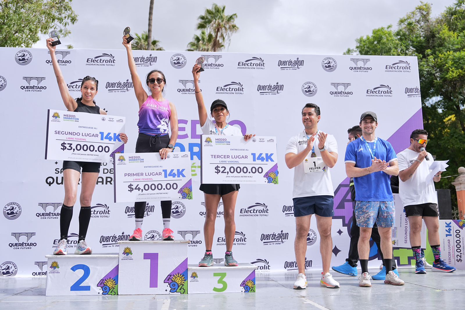 Imagen de Encabeza Felifer Macías Medio Maratón por el 494 aniversario de Querétaro 8